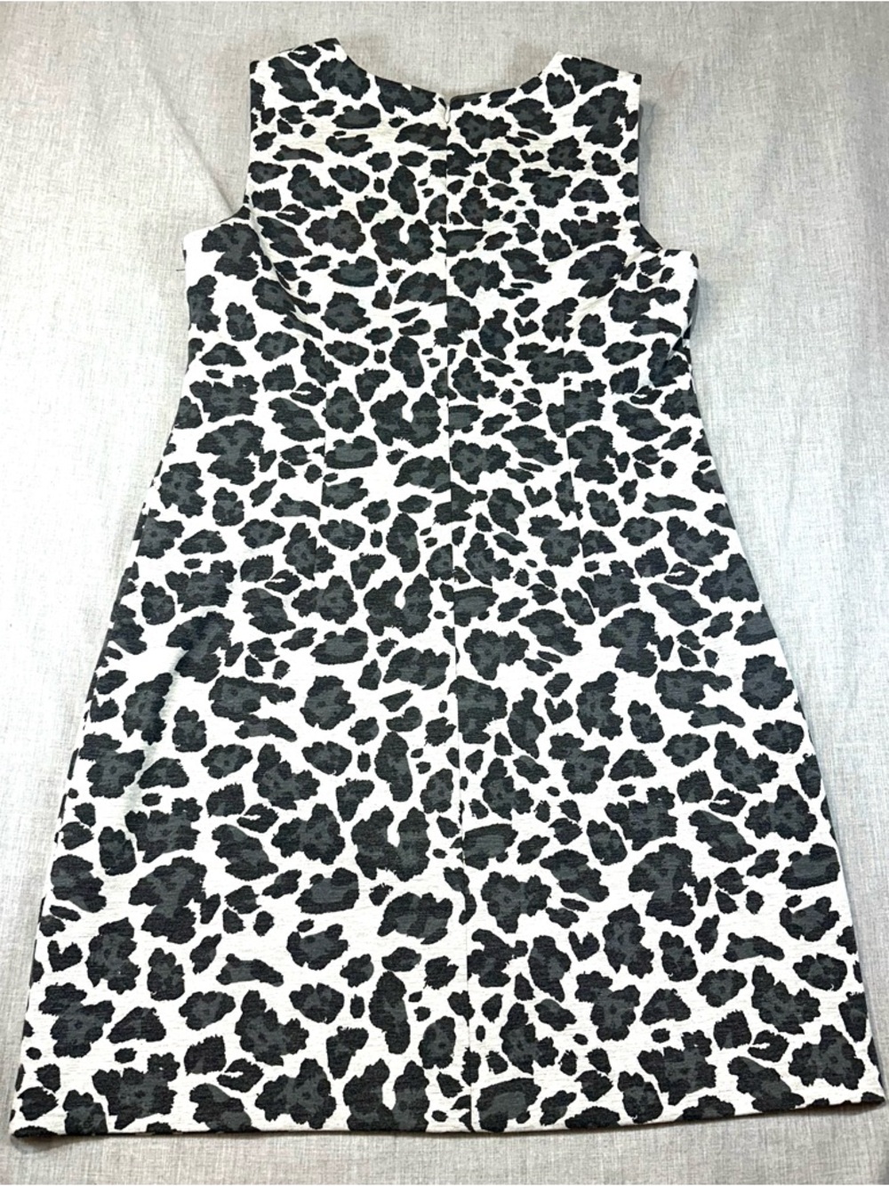 Vince Camuto Sleeveless Black and Grey Leopard Print Mini Dress - Picture 2 of 6